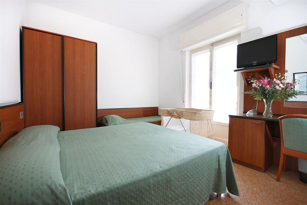 Hotel Adriana 3*