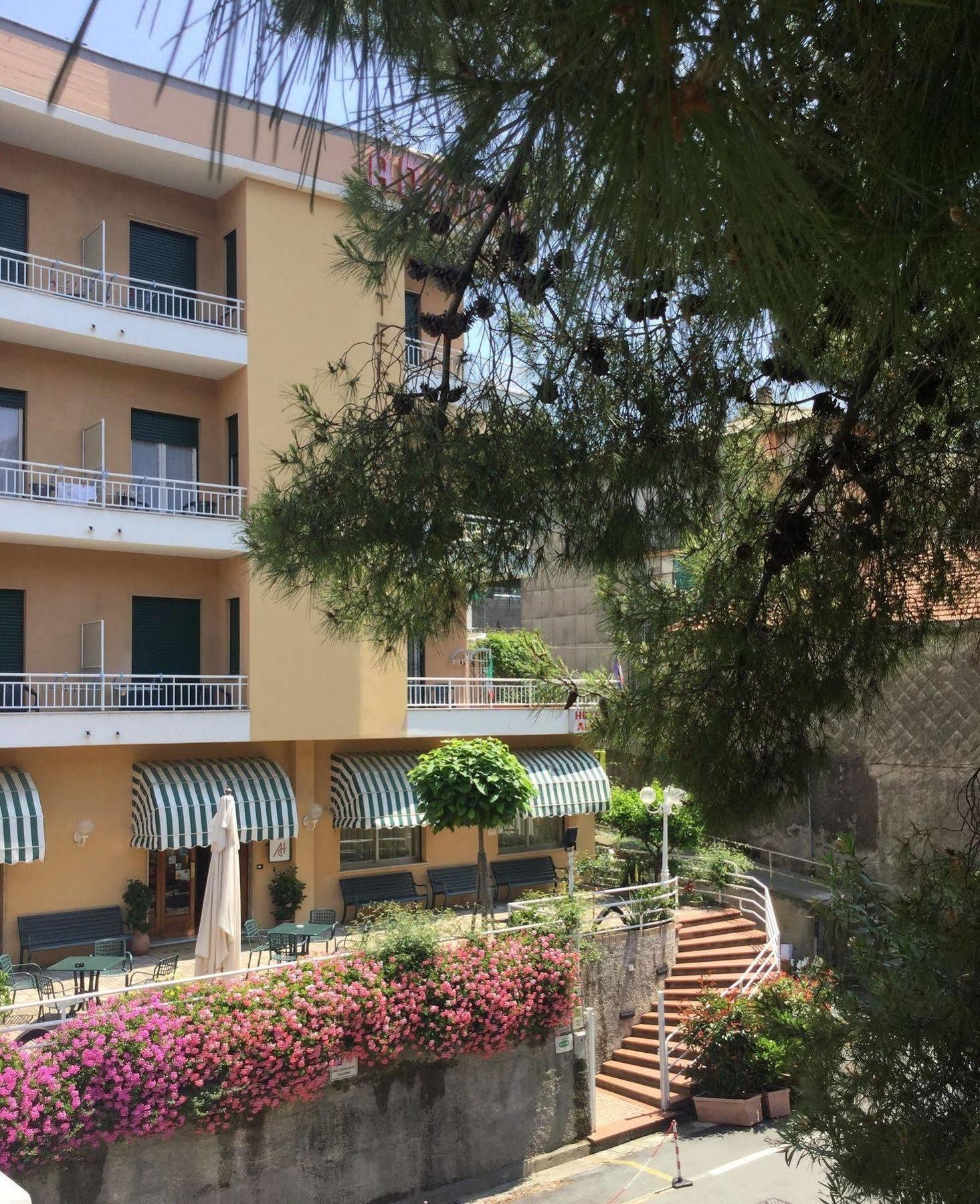 Hotel Adriana Celle Ligure
